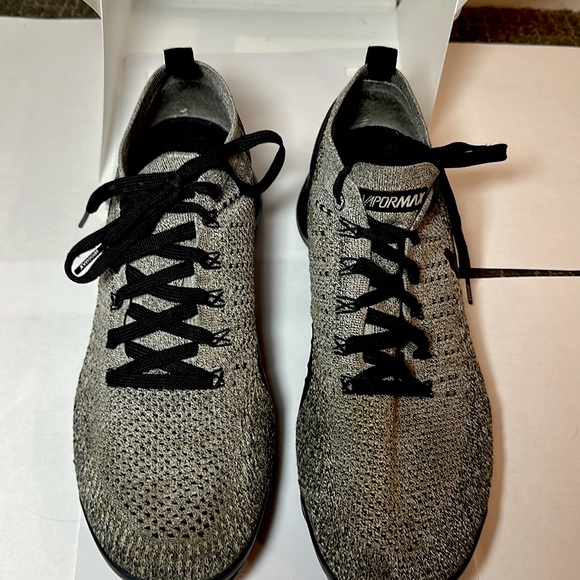 Nike Air Vapormax - Men's 10.5 - Flynit 2 "Cookies & Cream trainer - Like New - Picture 2 of 8